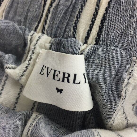 Everly Off The Shoulder Ruffle Striped Top Size Small Blue Gray White Blouse S - Picture 3 of 6